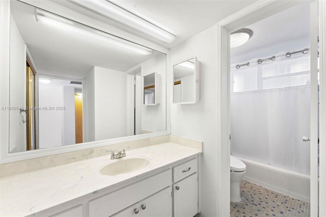 Recientemente alquilado: $2,750 (1 camas, 2 baños, 865 Pies cuadrados)