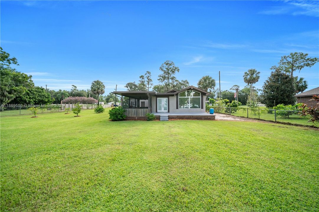 На продажу: $530,000 (2 спален, 1 ванн, 0 Квадратных фут)