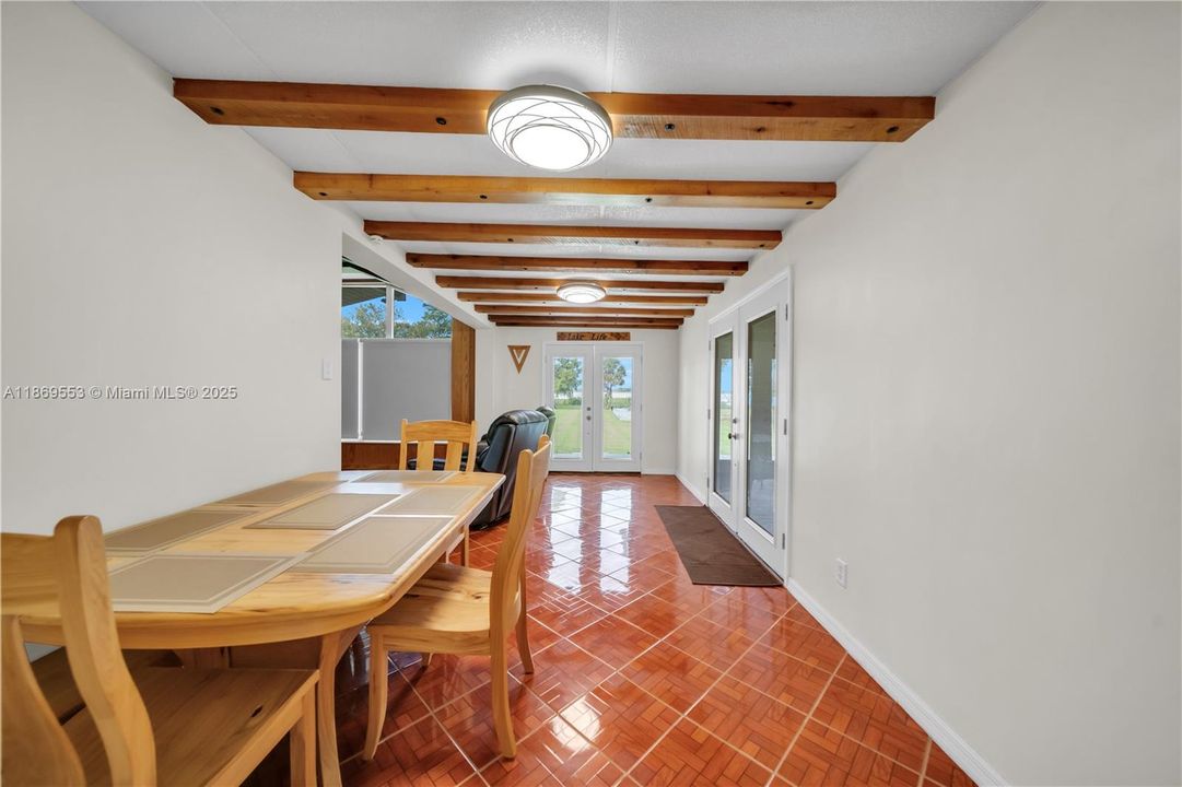 На продажу: $530,000 (2 спален, 1 ванн, 0 Квадратных фут)