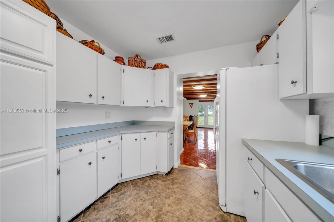 На продажу: $530,000 (2 спален, 1 ванн, 0 Квадратных фут)