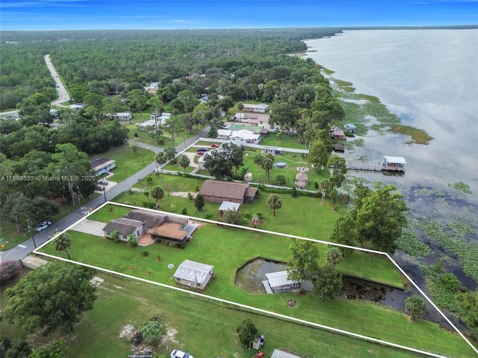 На продажу: $530,000 (2 спален, 1 ванн, 0 Квадратных фут)