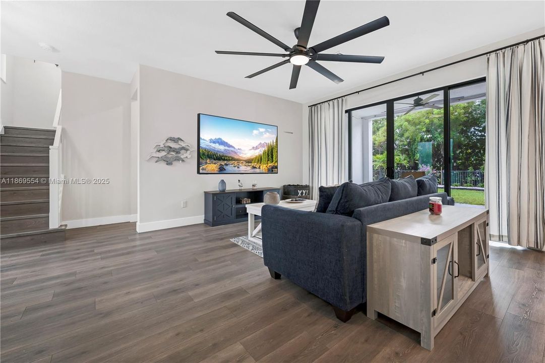 Activo con contrato: $750,000 (4 camas, 3 baños, 2279 Pies cuadrados)