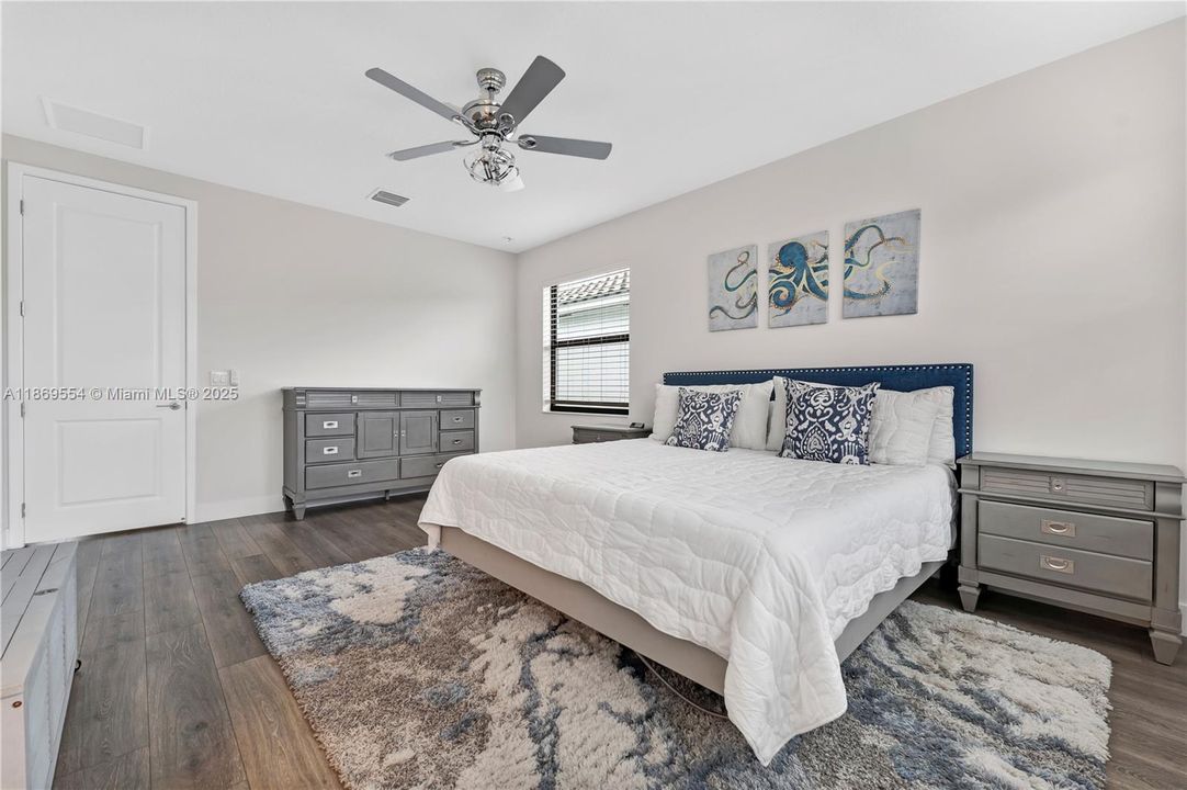 Activo con contrato: $750,000 (4 camas, 3 baños, 2279 Pies cuadrados)