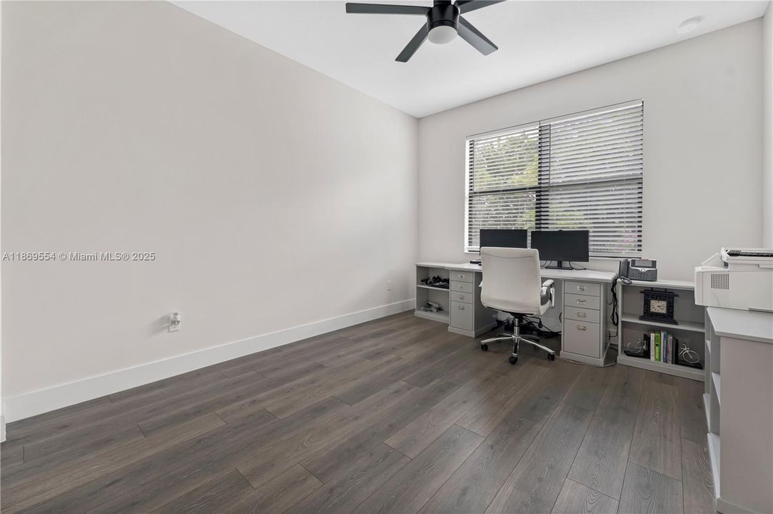 Activo con contrato: $750,000 (4 camas, 3 baños, 2279 Pies cuadrados)