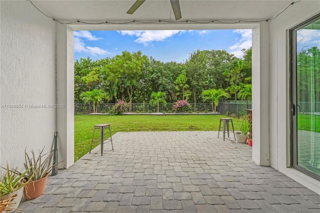 Activo con contrato: $750,000 (4 camas, 3 baños, 2279 Pies cuadrados)