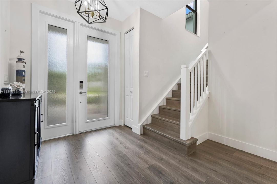 Activo con contrato: $750,000 (4 camas, 3 baños, 2279 Pies cuadrados)