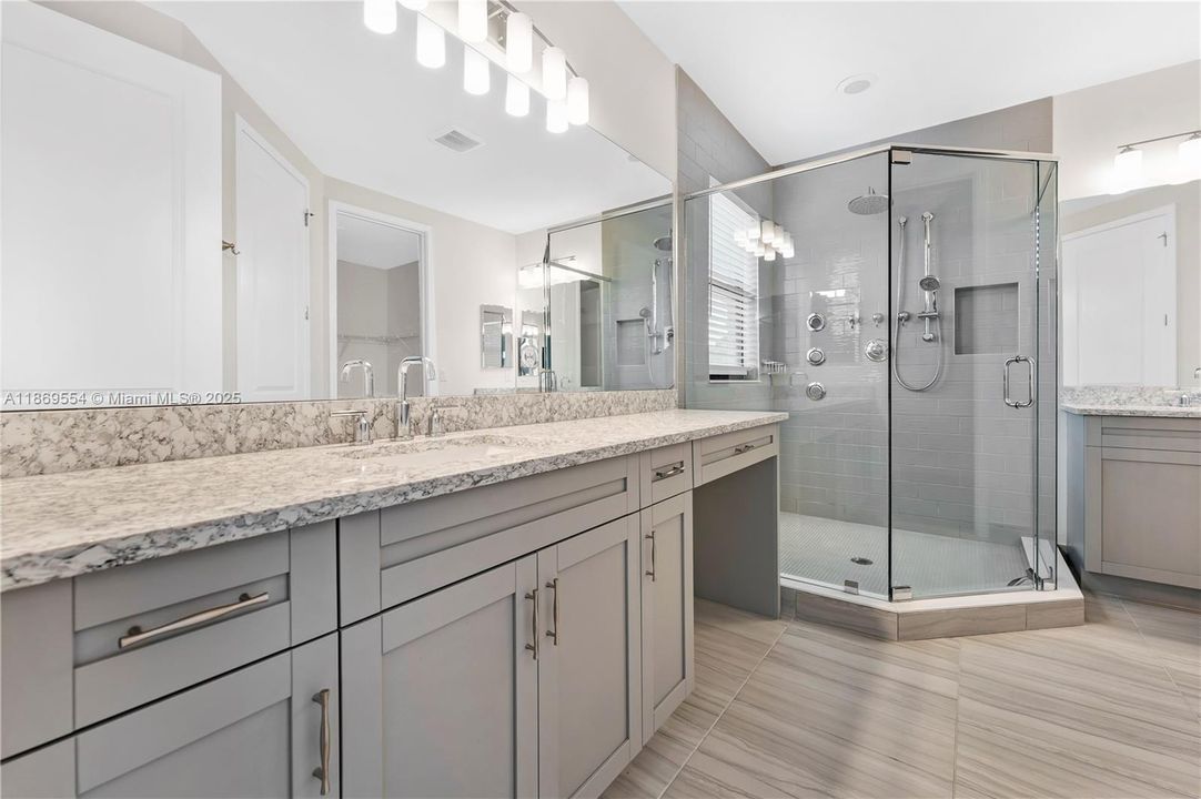 Activo con contrato: $750,000 (4 camas, 3 baños, 2279 Pies cuadrados)