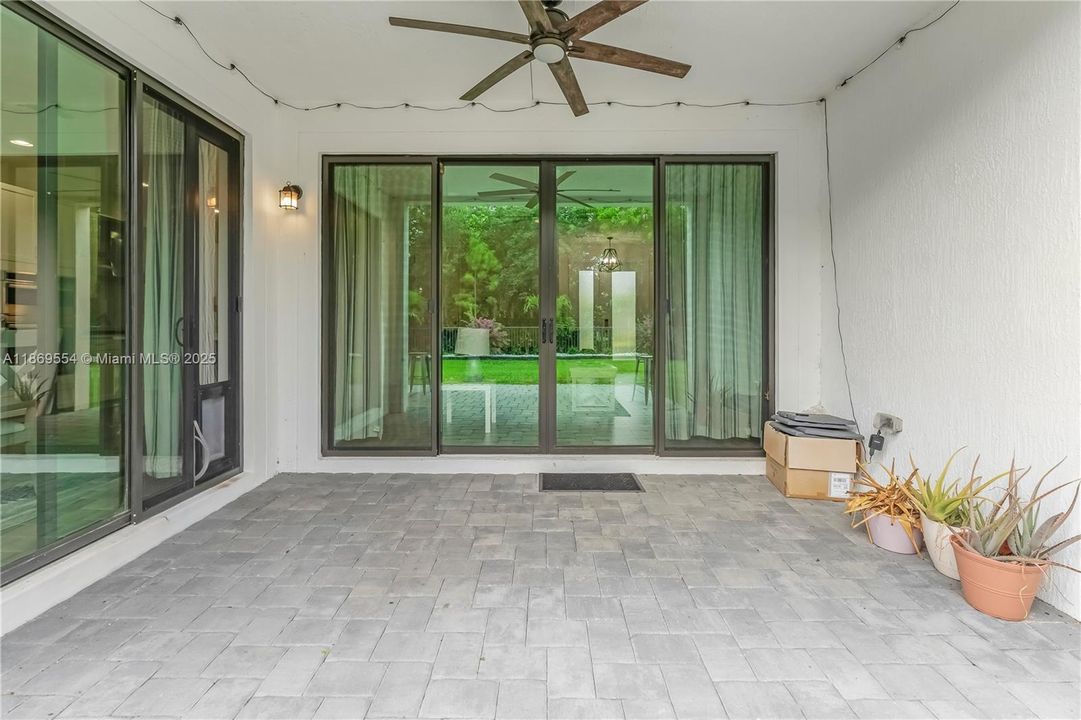 Activo con contrato: $750,000 (4 camas, 3 baños, 2279 Pies cuadrados)