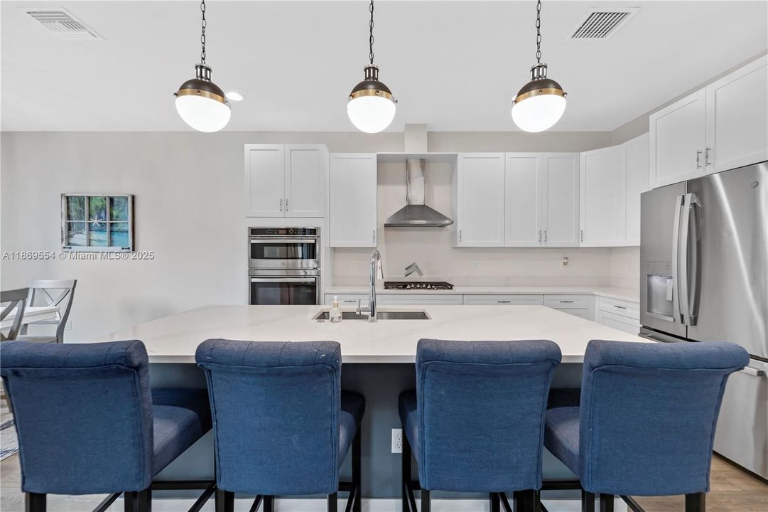 Activo con contrato: $750,000 (4 camas, 3 baños, 2279 Pies cuadrados)