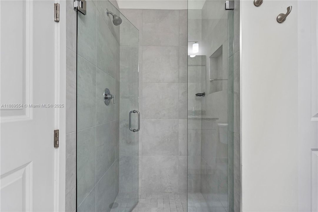 Activo con contrato: $750,000 (4 camas, 3 baños, 2279 Pies cuadrados)