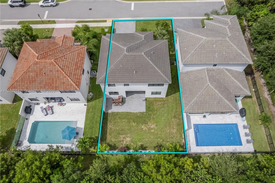 Activo con contrato: $750,000 (4 camas, 3 baños, 2279 Pies cuadrados)