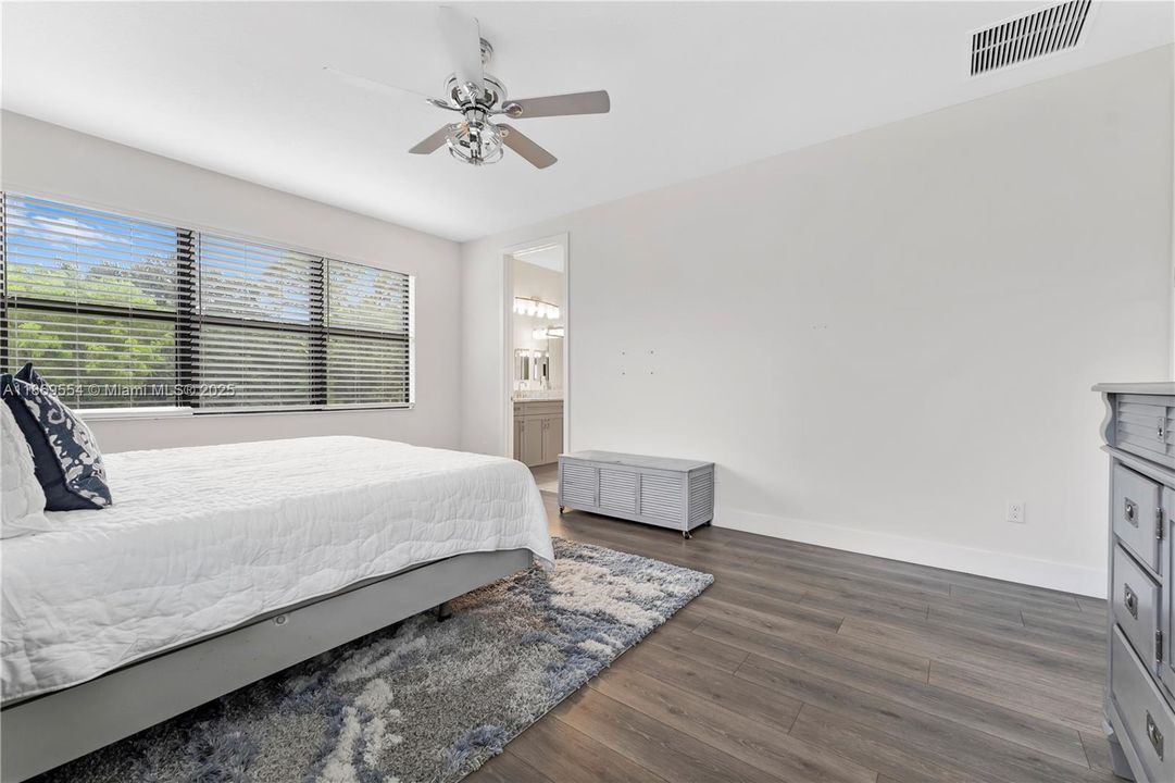 Activo con contrato: $750,000 (4 camas, 3 baños, 2279 Pies cuadrados)