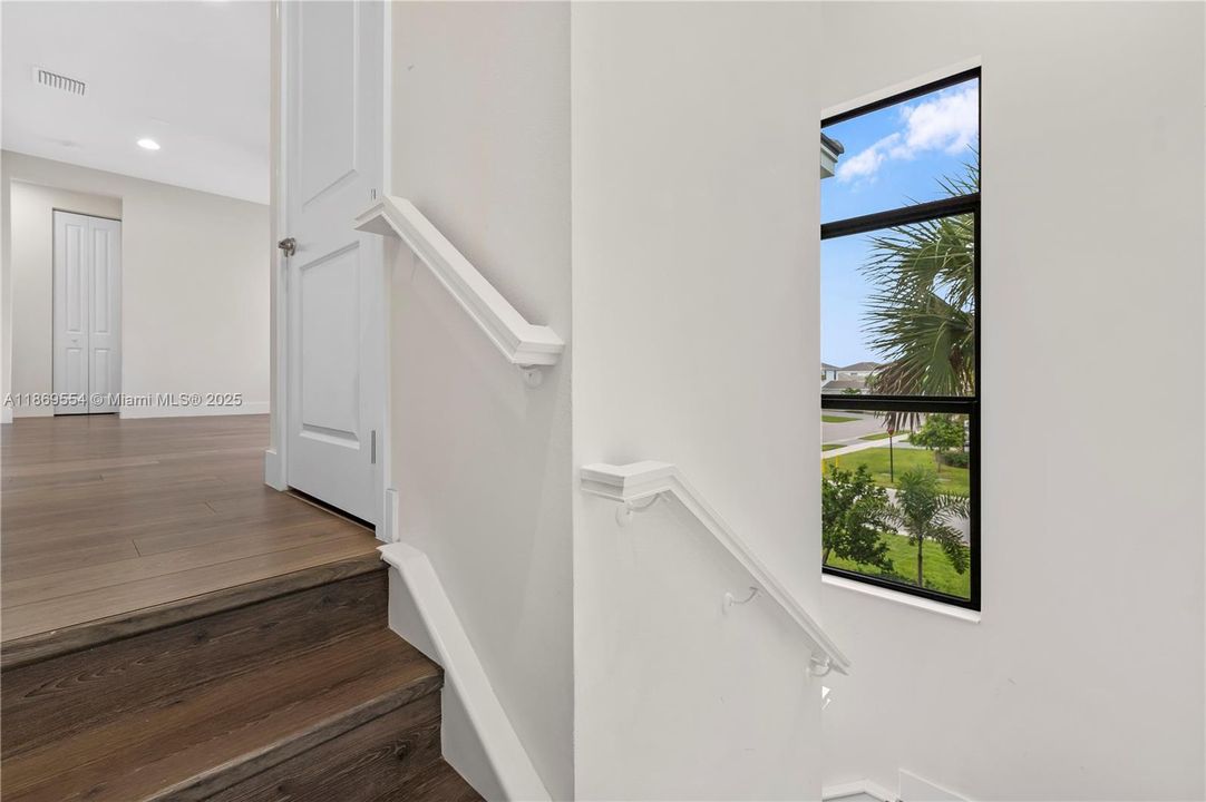 Activo con contrato: $750,000 (4 camas, 3 baños, 2279 Pies cuadrados)