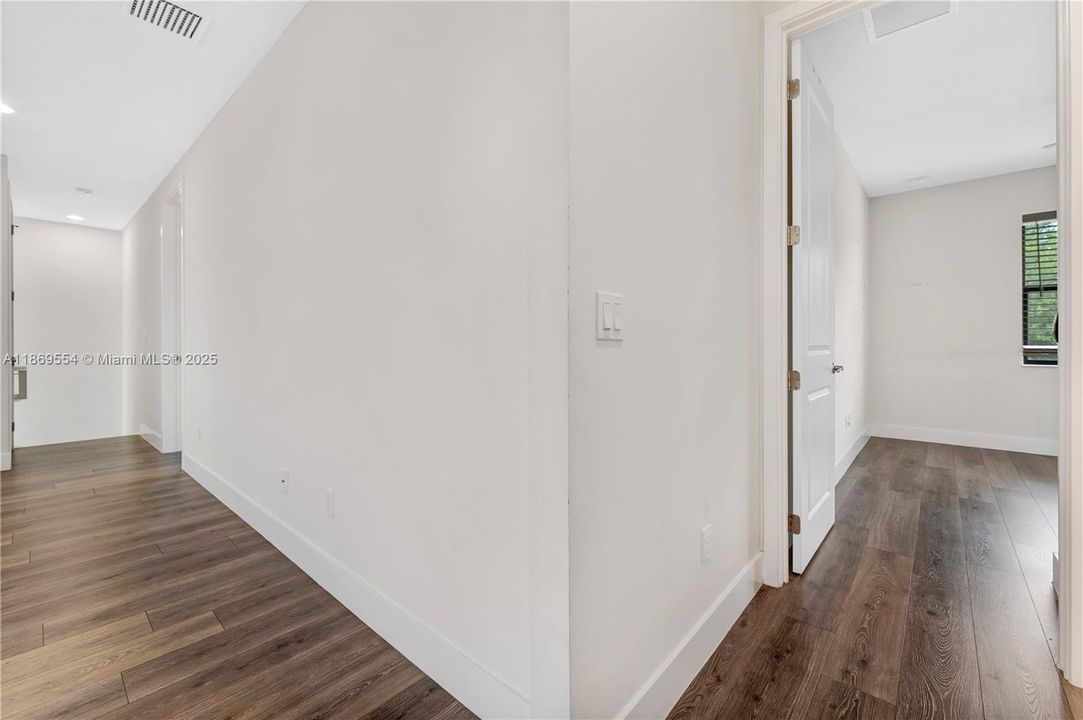 Activo con contrato: $750,000 (4 camas, 3 baños, 2279 Pies cuadrados)