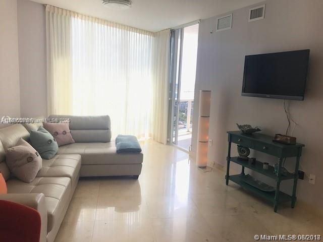 Active With Contract: $5,500 (1 beds, 1 baths, 881 Square Feet)