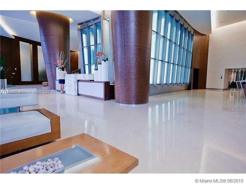 Active With Contract: $5,500 (1 beds, 1 baths, 881 Square Feet)