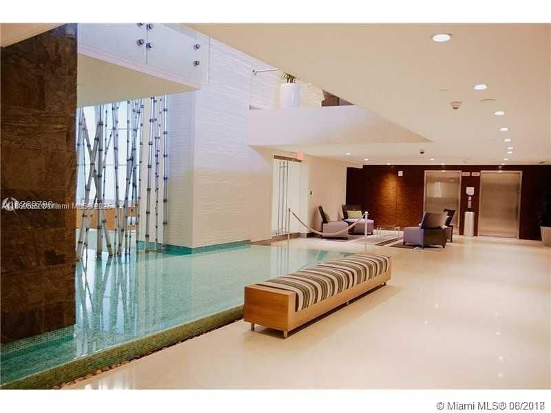 Active With Contract: $5,500 (1 beds, 1 baths, 881 Square Feet)