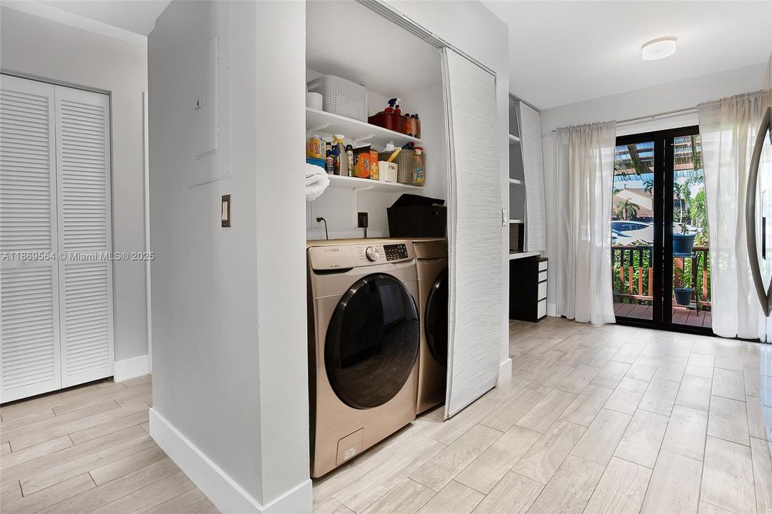 En Venta: $349,500 (2 camas, 1 baños, 1252 Pies cuadrados)