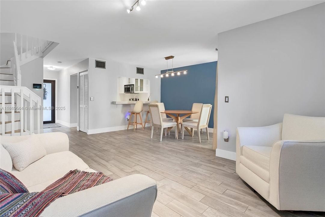 En Venta: $349,500 (2 camas, 1 baños, 1252 Pies cuadrados)