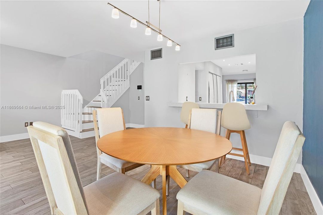 En Venta: $349,500 (2 camas, 1 baños, 1252 Pies cuadrados)