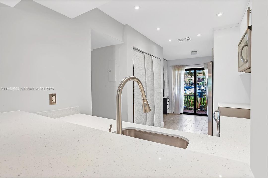 En Venta: $349,500 (2 camas, 1 baños, 1252 Pies cuadrados)