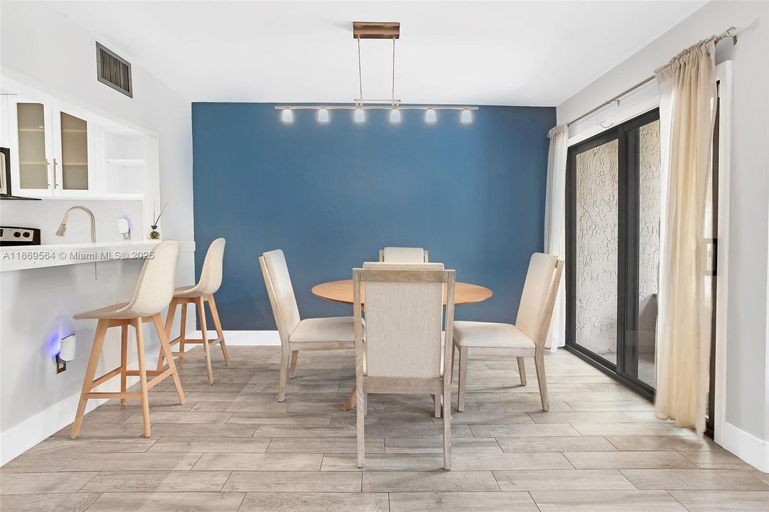 En Venta: $349,500 (2 camas, 1 baños, 1252 Pies cuadrados)