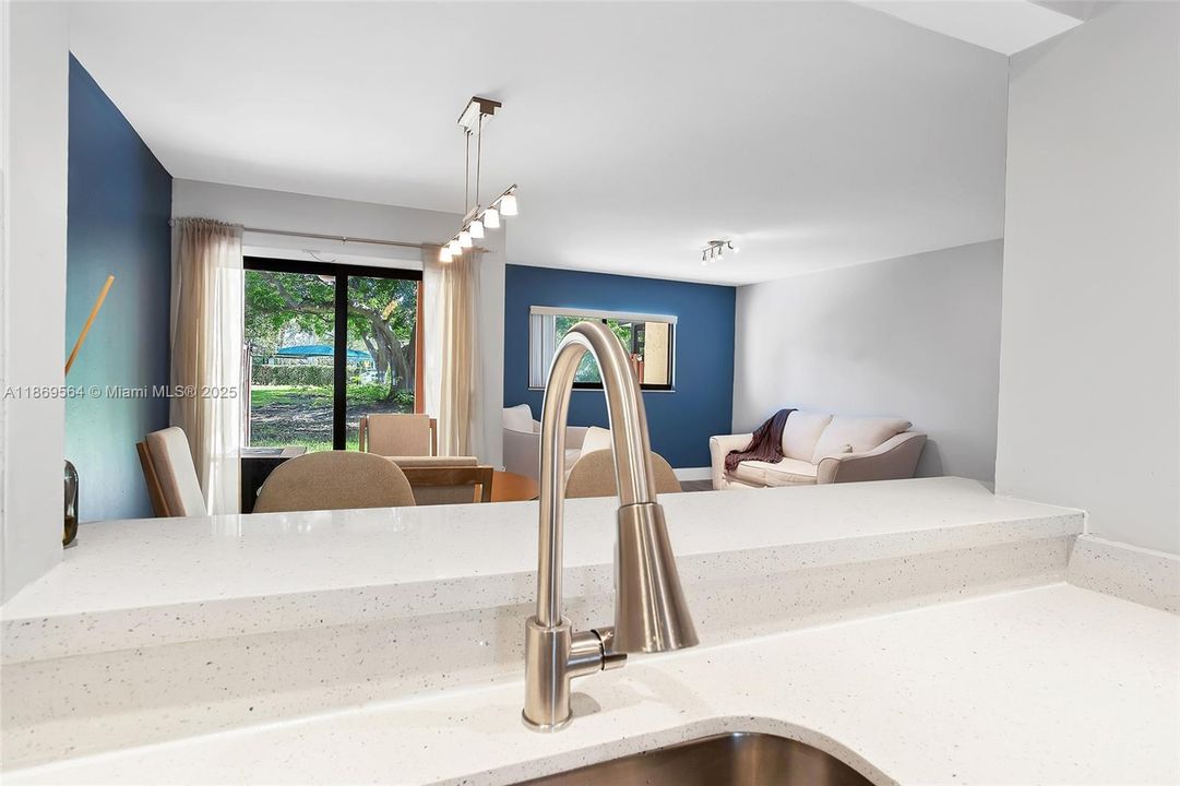 En Venta: $349,500 (2 camas, 1 baños, 1252 Pies cuadrados)