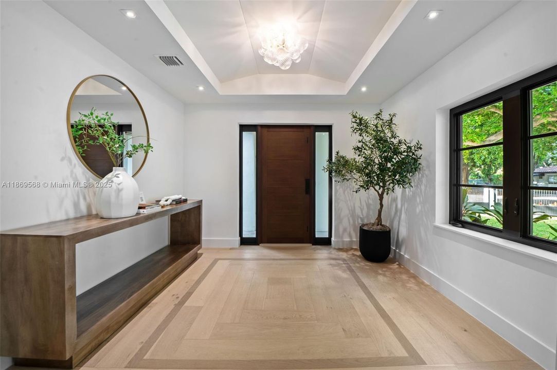 最近售出: $3,500,000 (4 贝兹, 3 浴室, 0 平方英尺)