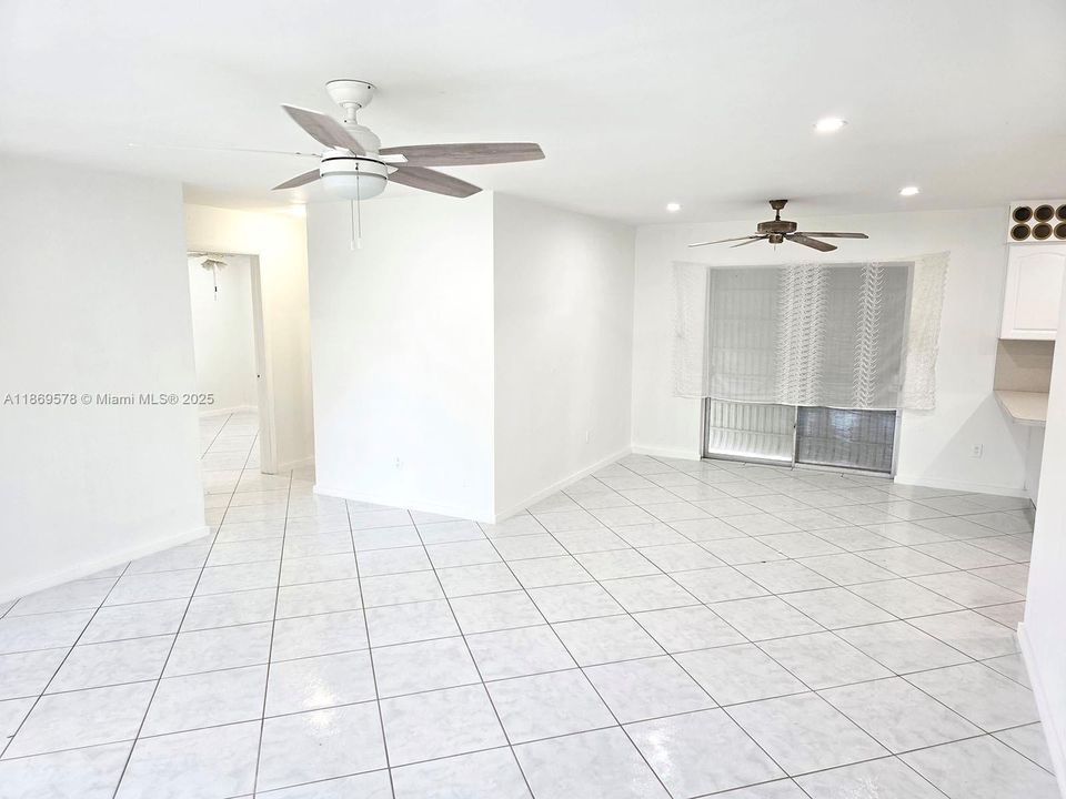 Recently Rented: $2,600 (2 beds, 2 baths, 1056 Square Feet)