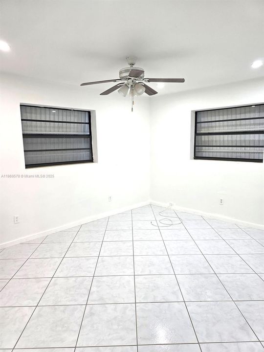 Recently Rented: $2,600 (2 beds, 2 baths, 1056 Square Feet)