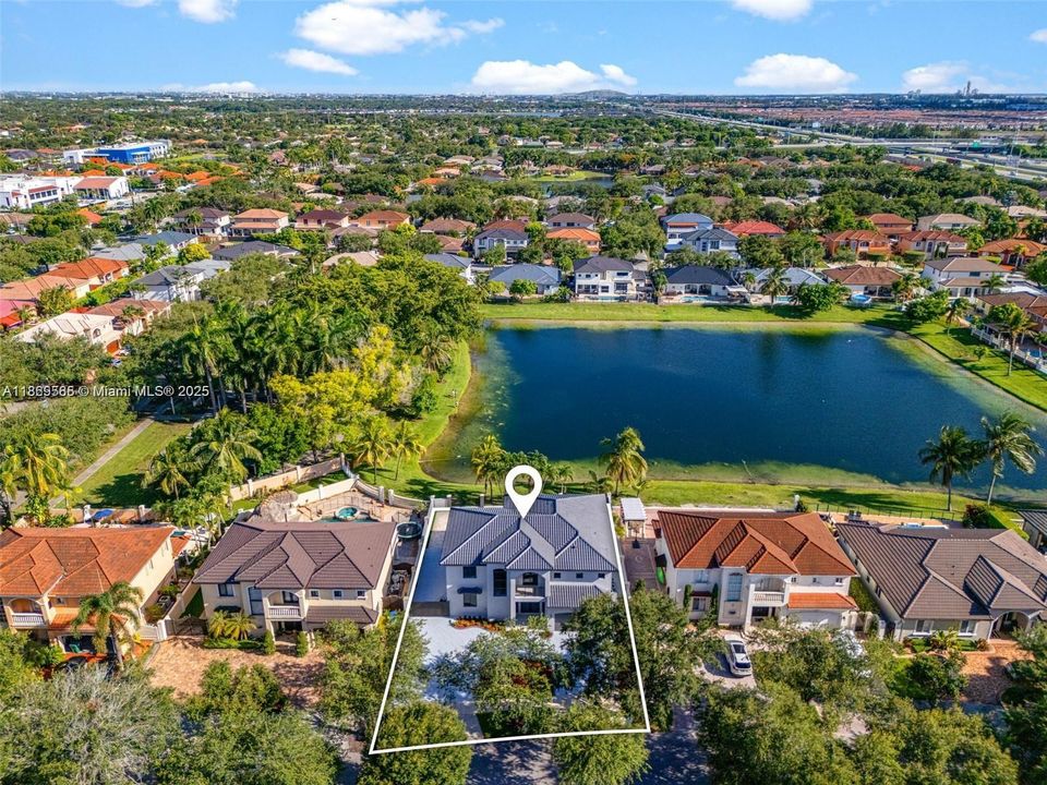 最近租的: $9,800 (5 贝兹, 4 浴室, 3238 平方英尺)