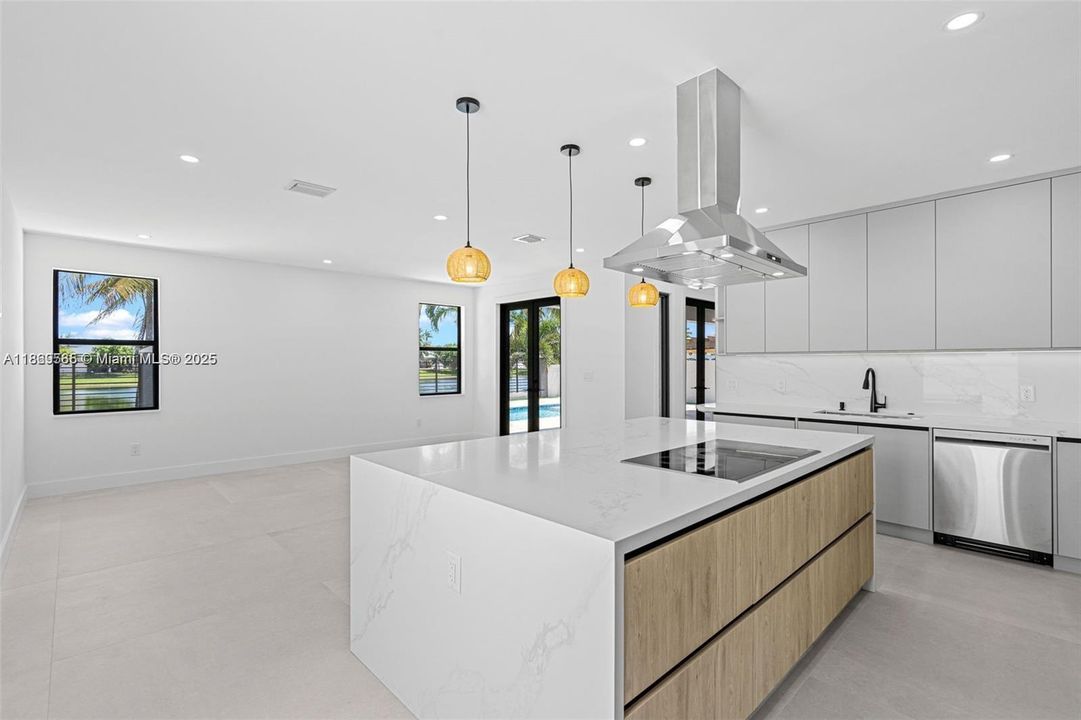 最近租的: $9,800 (5 贝兹, 4 浴室, 3238 平方英尺)