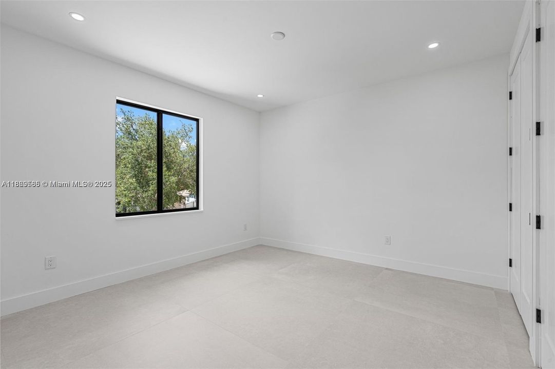 最近租的: $9,800 (5 贝兹, 4 浴室, 3238 平方英尺)