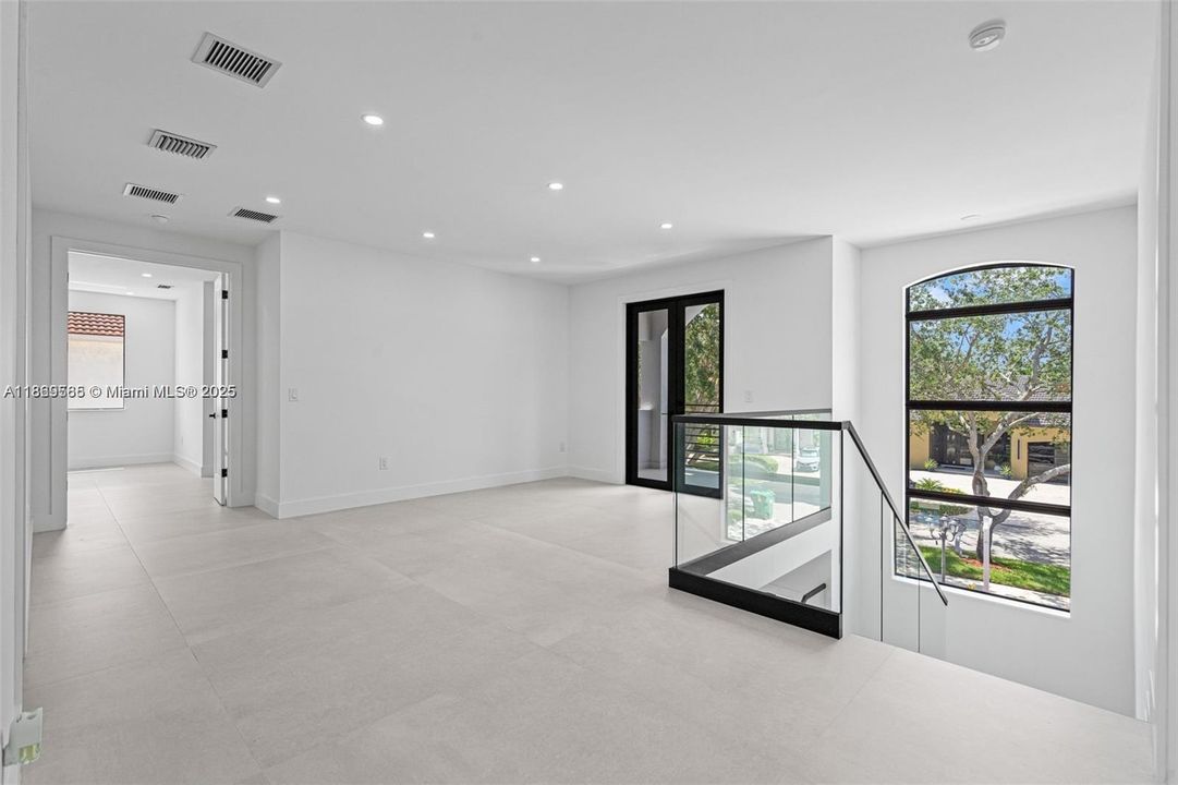 最近租的: $9,800 (5 贝兹, 4 浴室, 3238 平方英尺)