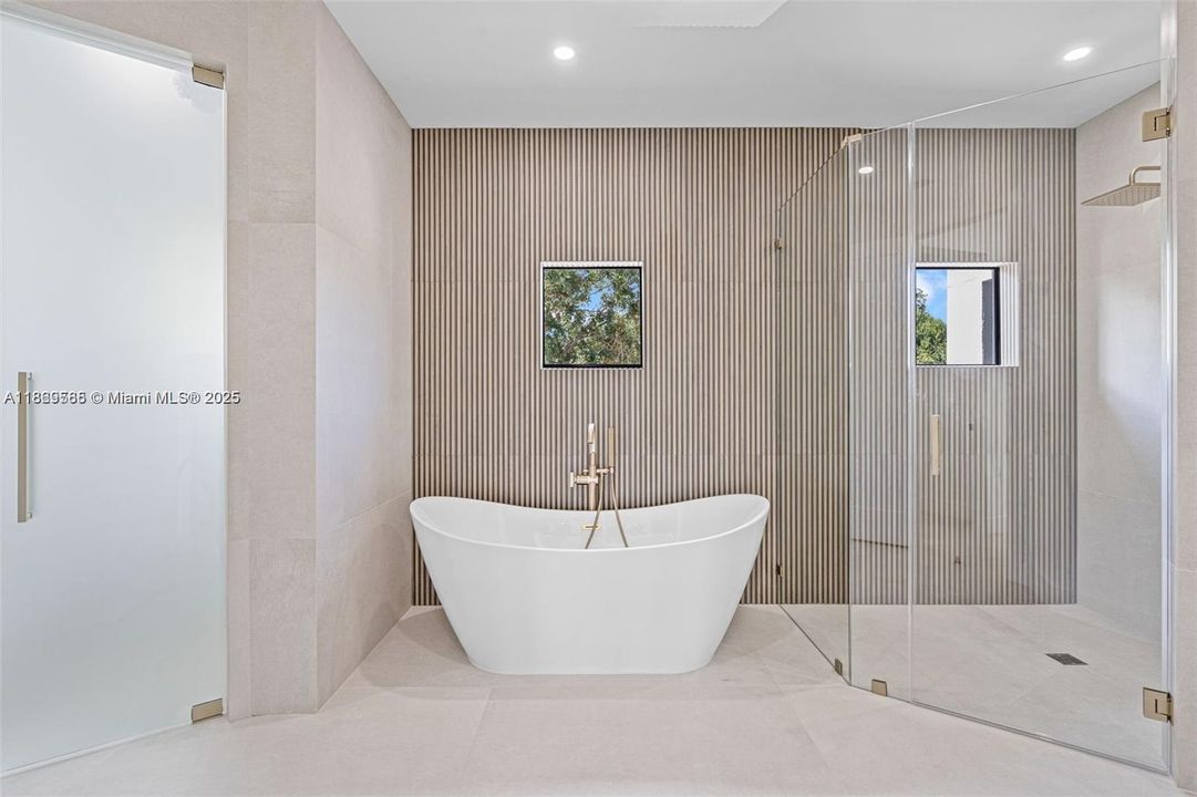 最近租的: $9,800 (5 贝兹, 4 浴室, 3238 平方英尺)