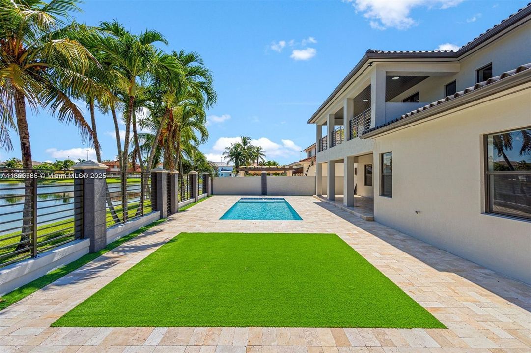 最近租的: $9,800 (5 贝兹, 4 浴室, 3238 平方英尺)