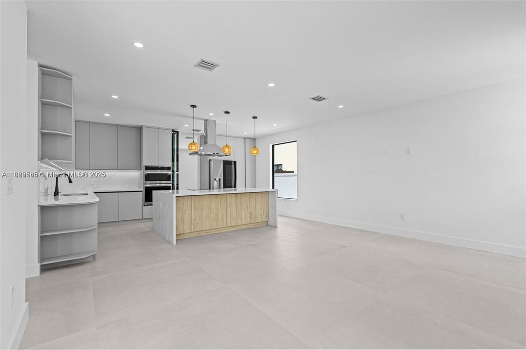 最近租的: $9,800 (5 贝兹, 4 浴室, 3238 平方英尺)