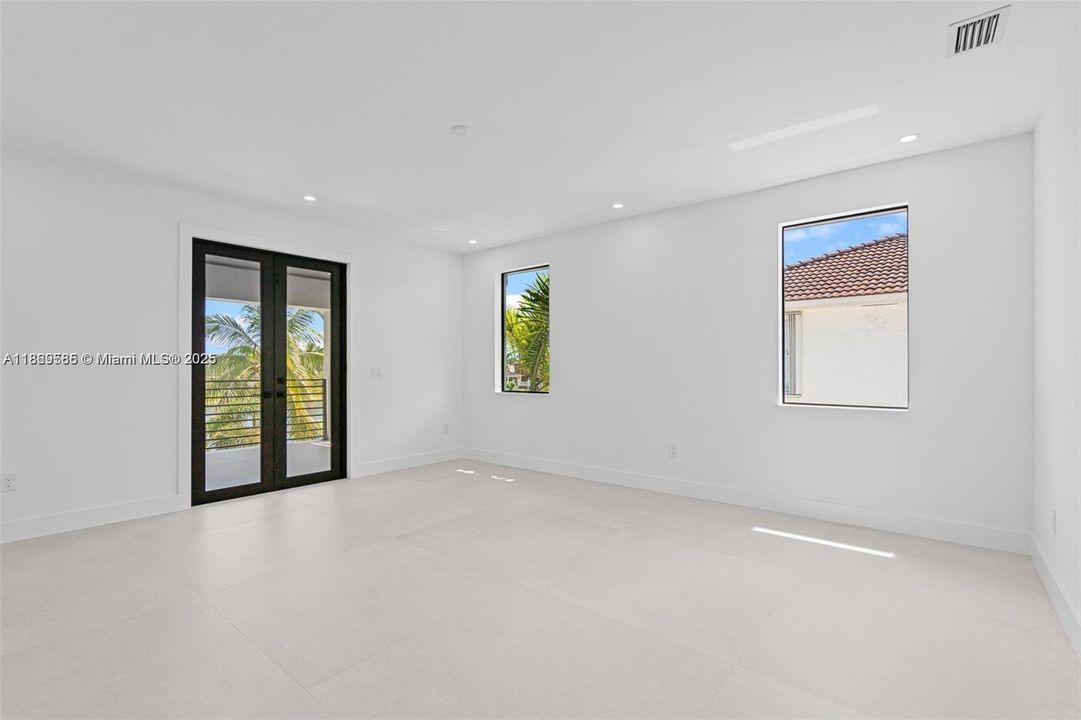 最近租的: $9,800 (5 贝兹, 4 浴室, 3238 平方英尺)