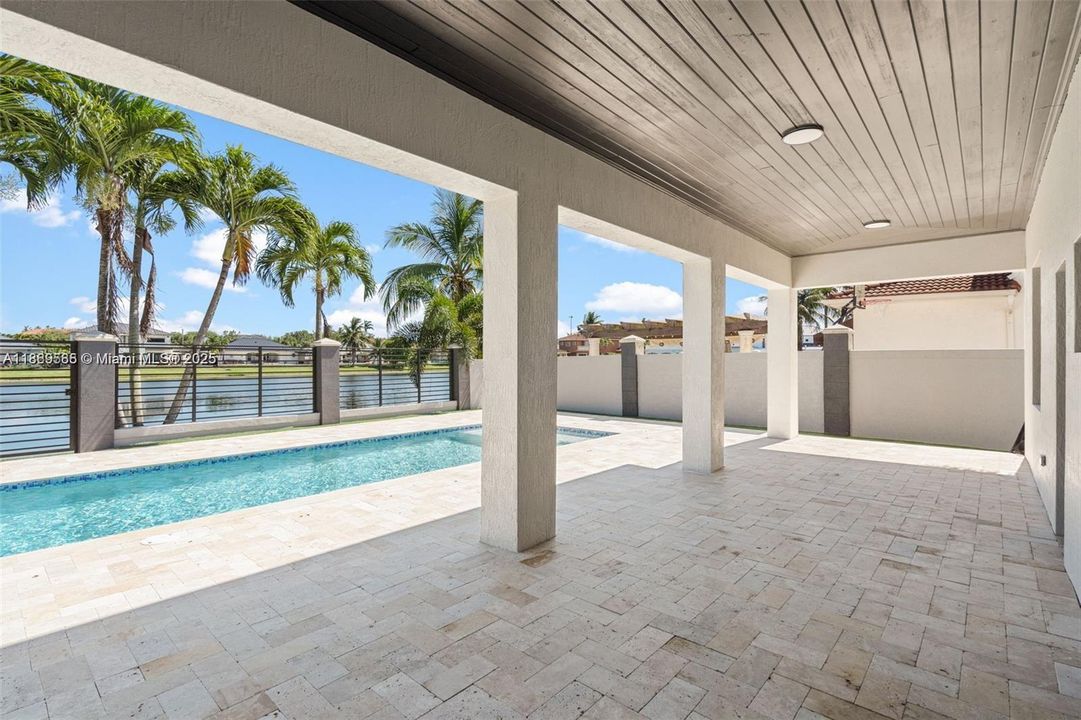 最近租的: $9,800 (5 贝兹, 4 浴室, 3238 平方英尺)