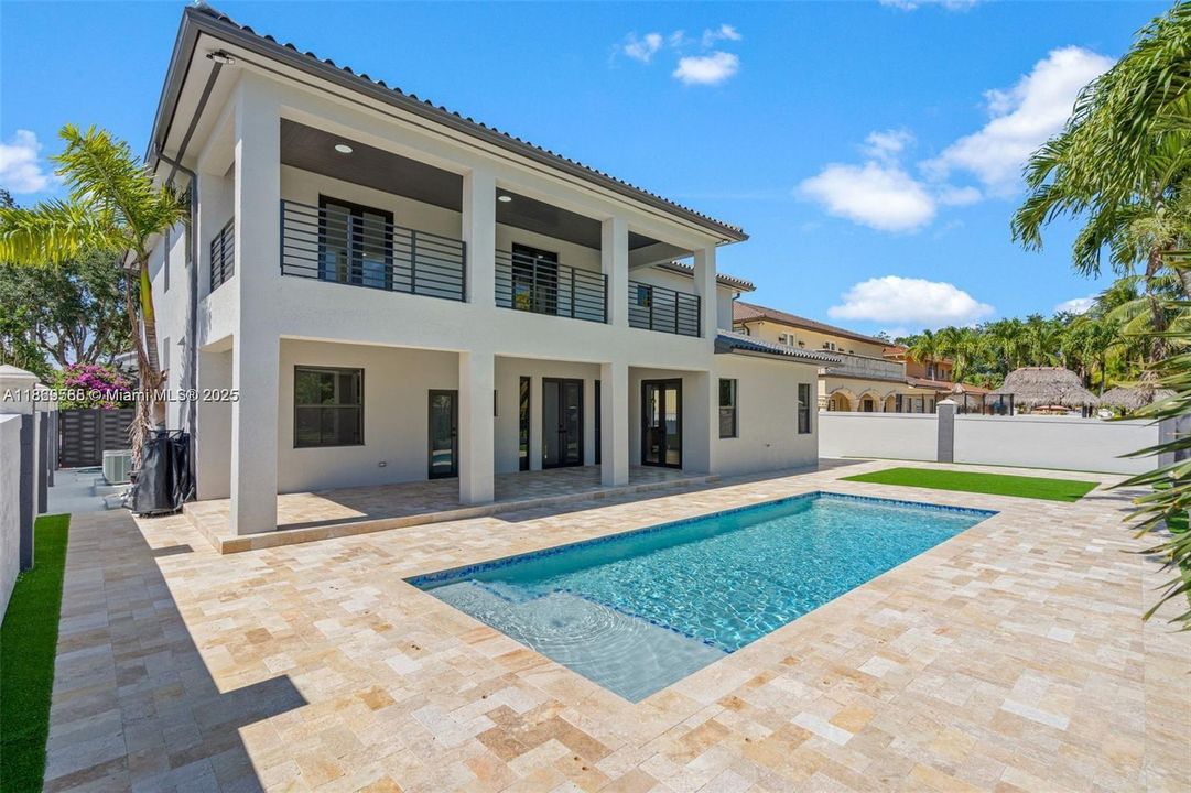 最近租的: $9,800 (5 贝兹, 4 浴室, 3238 平方英尺)