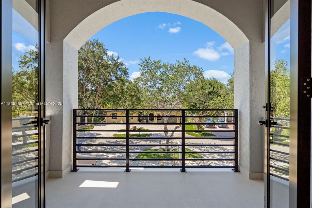 最近租的: $9,800 (5 贝兹, 4 浴室, 3238 平方英尺)