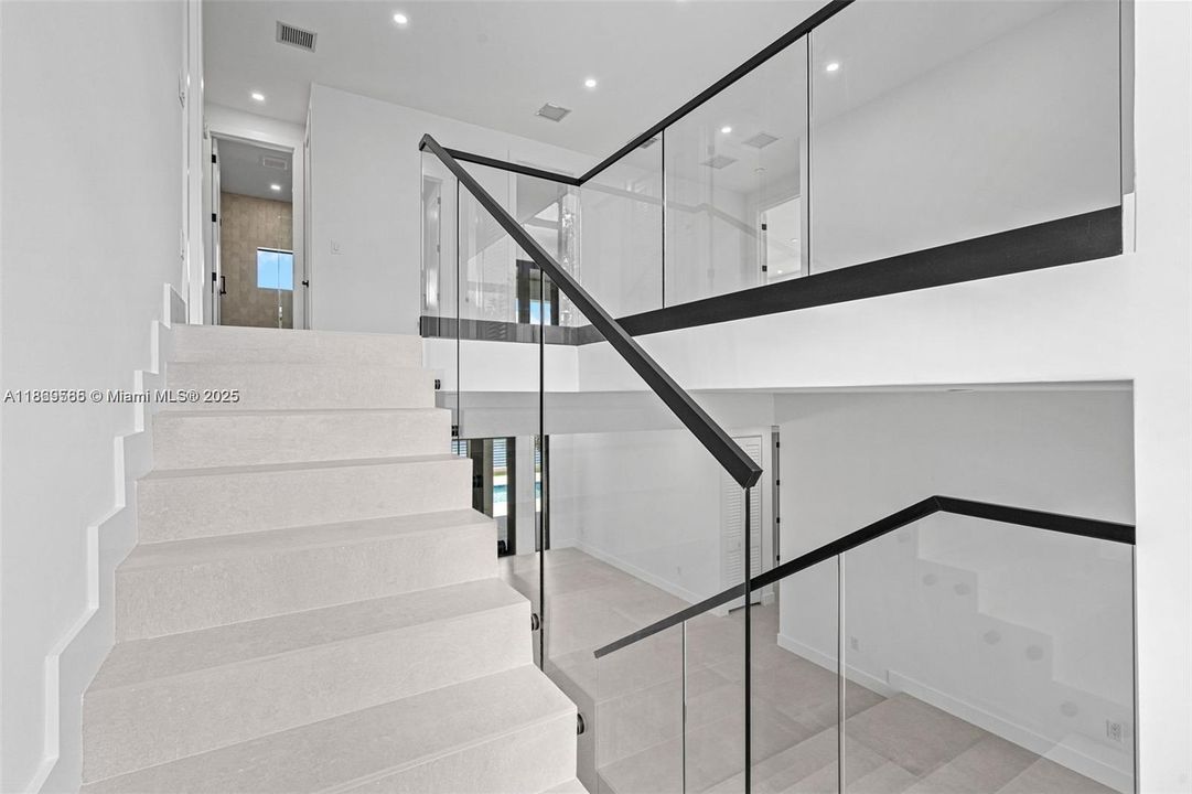 最近租的: $9,800 (5 贝兹, 4 浴室, 3238 平方英尺)