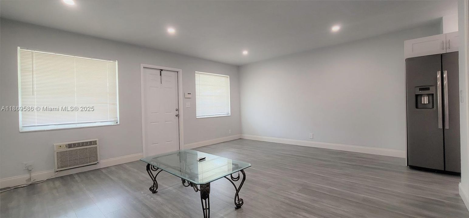 For Sale: $149,000 (1 beds, 1 baths, 580 Square Feet)