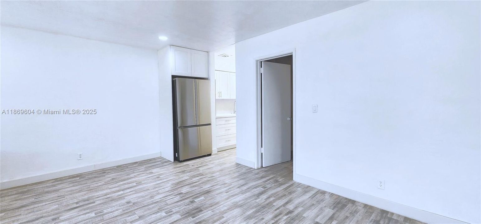 For Sale: $129,000 (1 beds, 1 baths, 580 Square Feet)