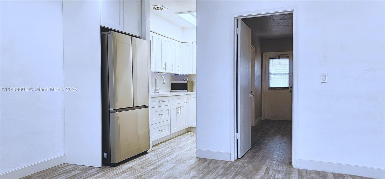 For Sale: $129,000 (1 beds, 1 baths, 580 Square Feet)