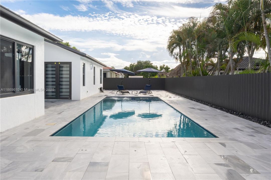 На продажу: $1,995,000 (5 спален, 3 ванн, 2624 Квадратных фут)