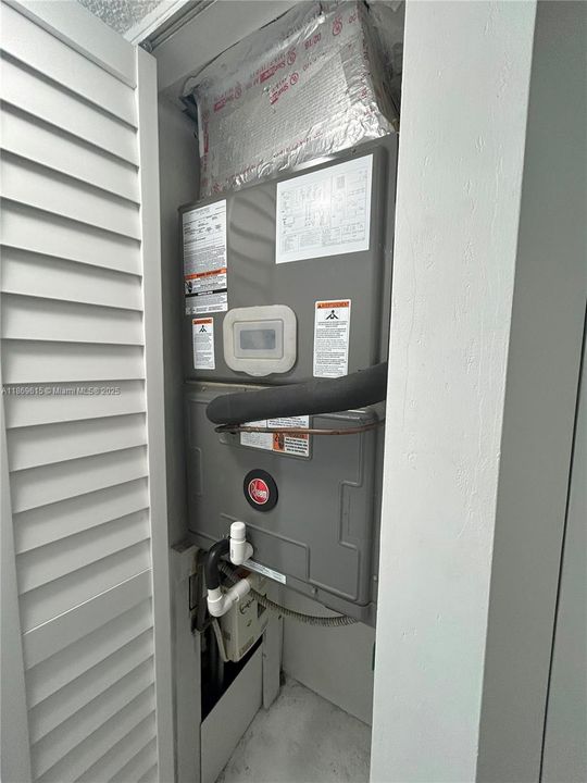 合同活跃: $200,000 (2 贝兹, 2 浴室, 1277 平方英尺)