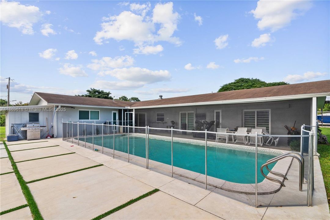 For Sale: $1,349,000 (6 beds, 2 baths, 2250 Square Feet)