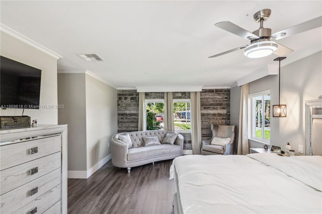 For Sale: $1,349,000 (6 beds, 2 baths, 2250 Square Feet)