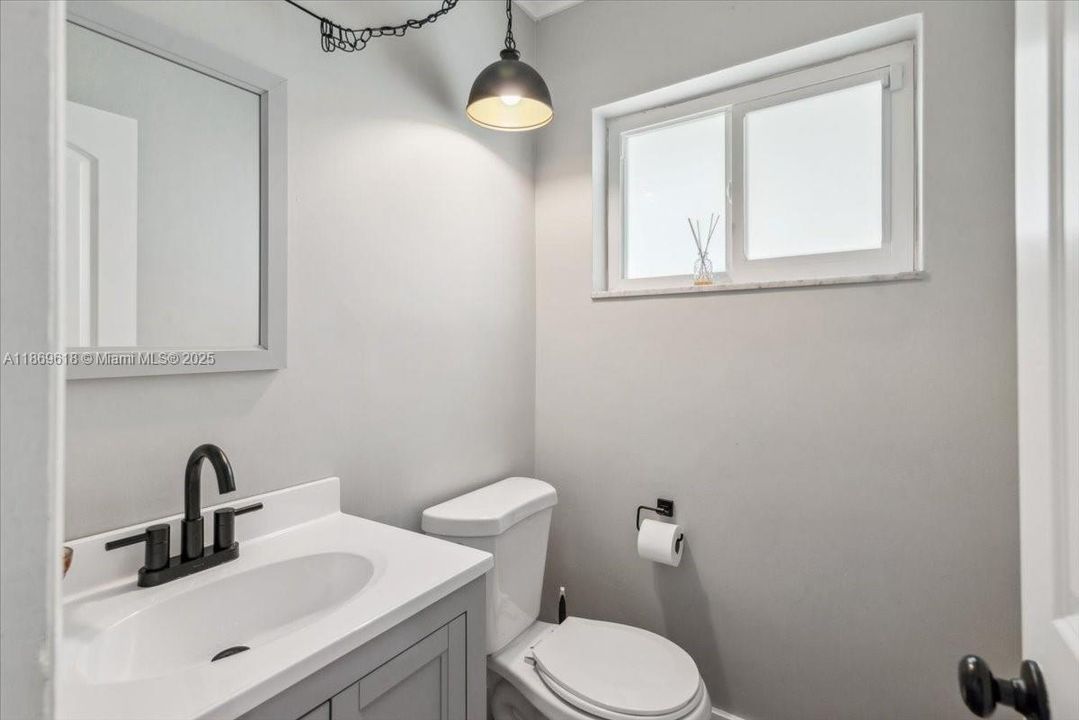 For Sale: $1,349,000 (6 beds, 2 baths, 2250 Square Feet)